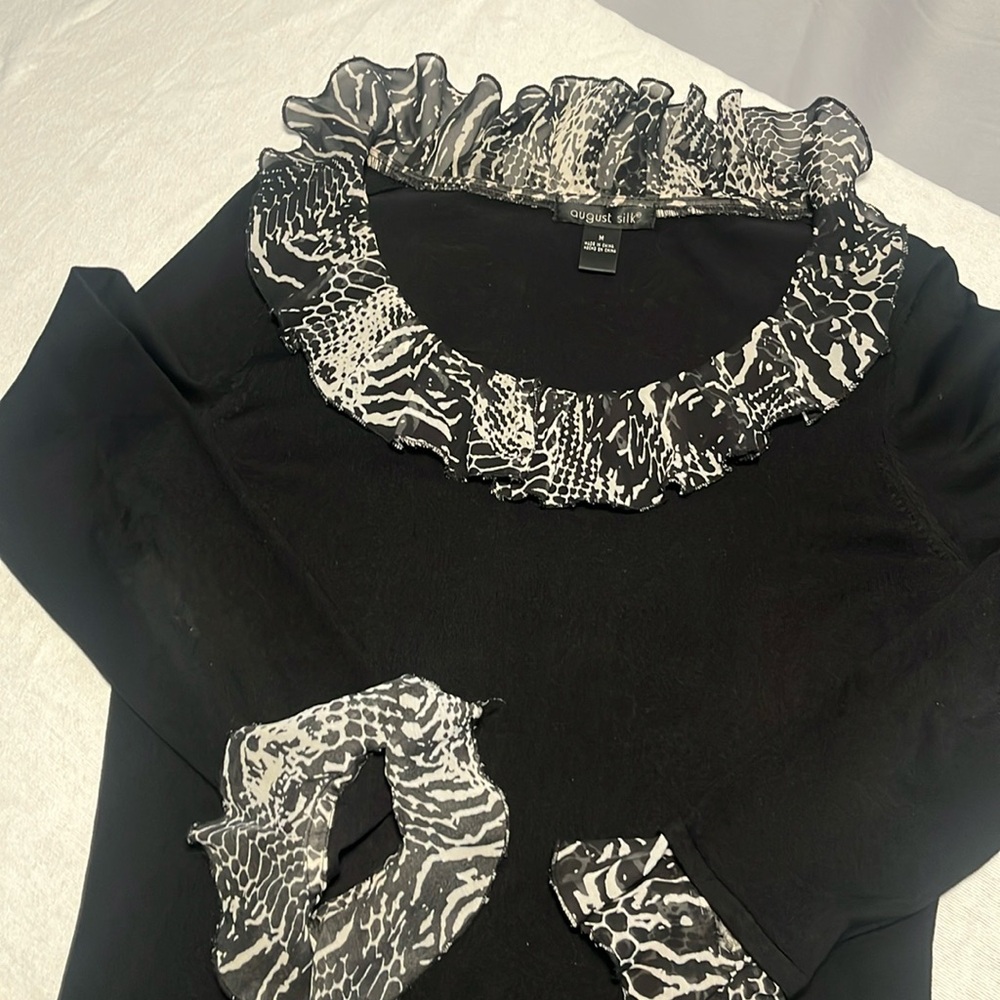 August Silk, beautiful lace collar and cuff sweater top size medium